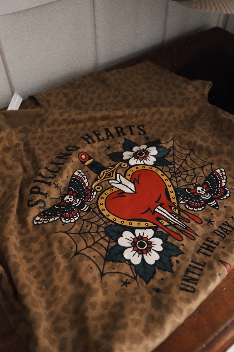 Spilling Hearts tee in Leopard