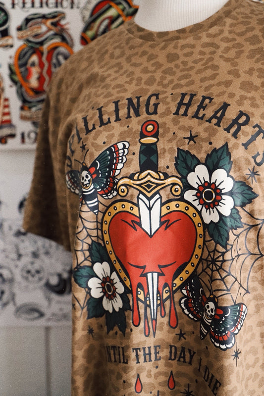 Spilling Hearts tee in Leopard