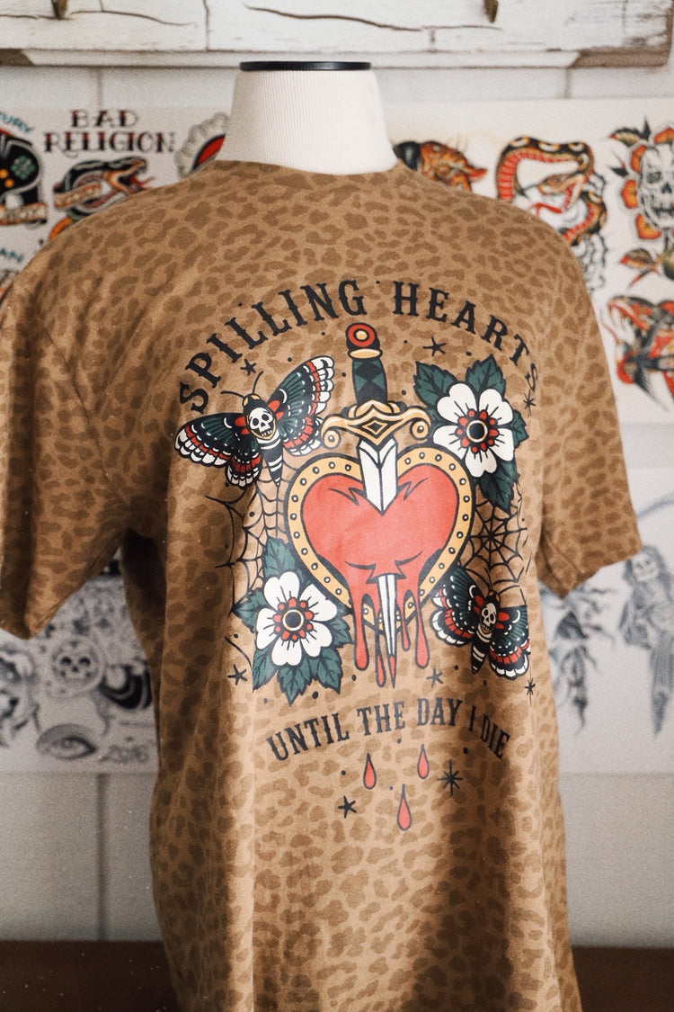 Spilling Hearts tee in Leopard